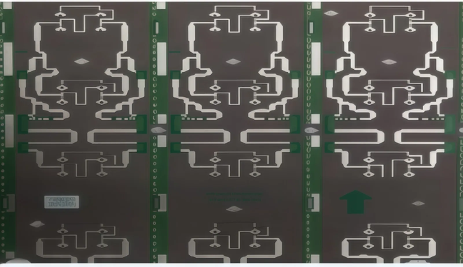 High-frequency RF PCB with symmetrical microstrip patterns on Rogers substrate